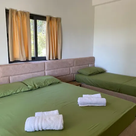 Megans Garden Otel *